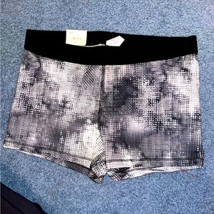 SO Dotty Black and White workout shorts- size Large - **NEVER WORN**